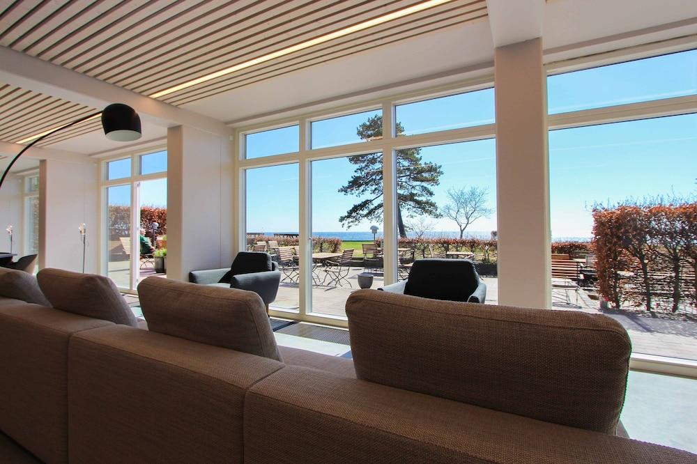 Fredensborg Badehotel Ronne Bagian luar foto