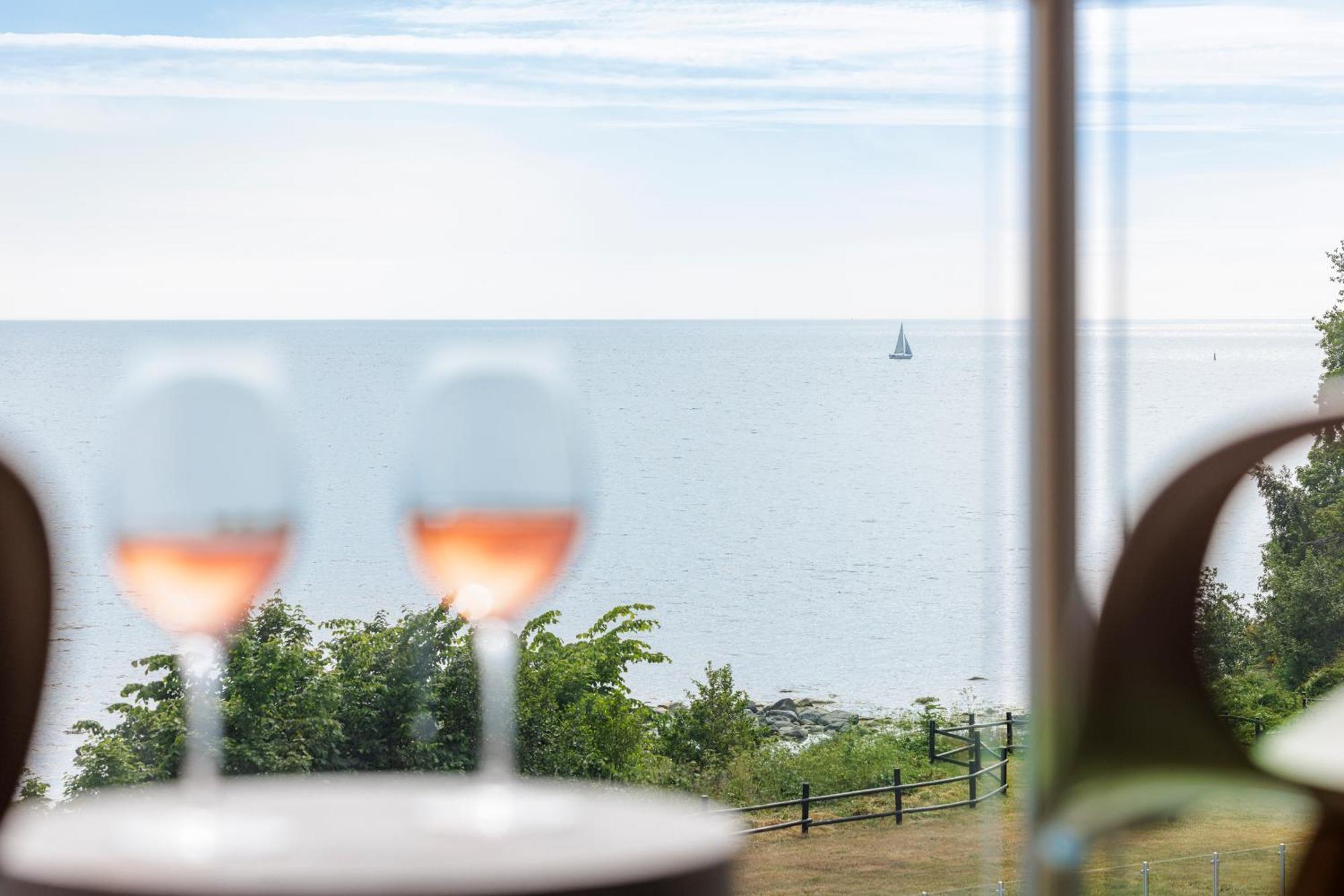 Fredensborg Badehotel Ronne Bagian luar foto
