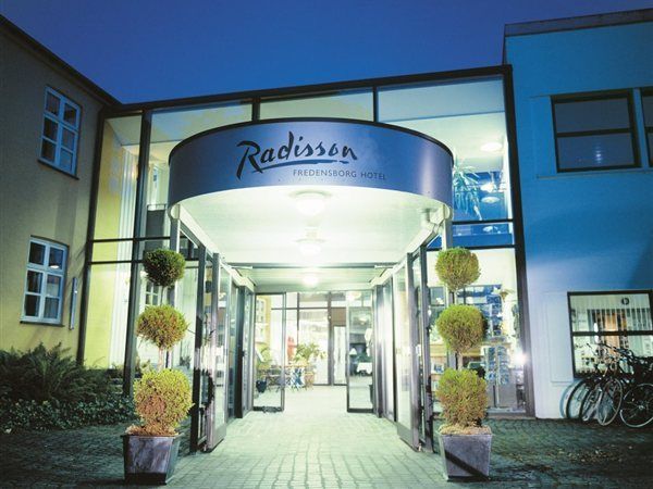 Fredensborg Badehotel Ronne Bagian luar foto